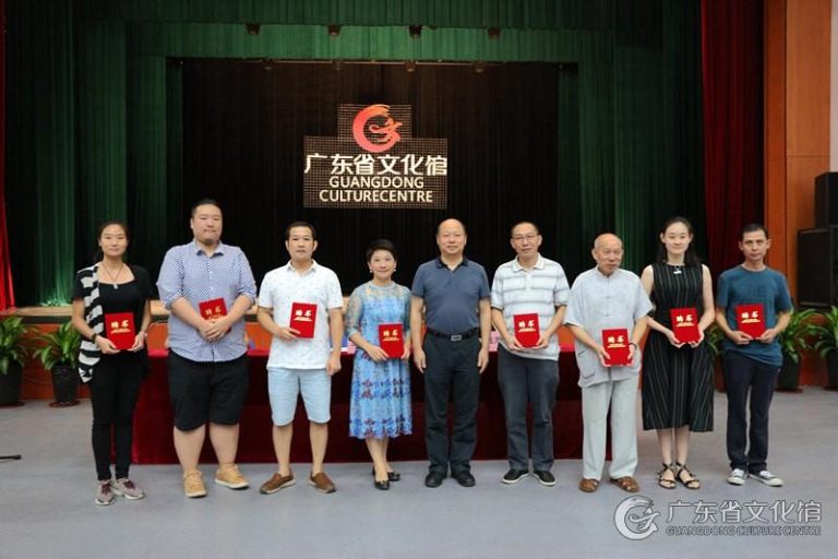 蒙古族刺绣技艺培训班在土右旗文化馆开班，传统技艺薪火相传