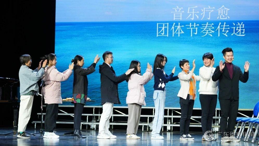 蒙古族刺绣技艺培训班在土右旗文化馆开班,传统技艺薪火相传 蒙古族刺绣技艺培训班在土右旗文化馆开班,传统技艺薪火相传
