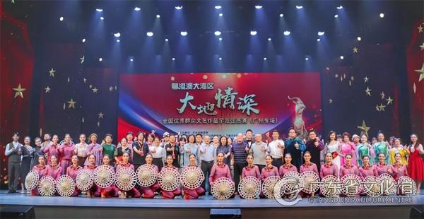 土右旗文化馆助力乡村文化振兴：文化下乡暖人心
